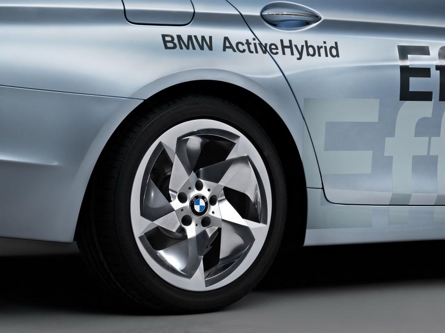  BMW 5-Series ActiveHybrid Concept 2010 года  (фото 6 из 12)